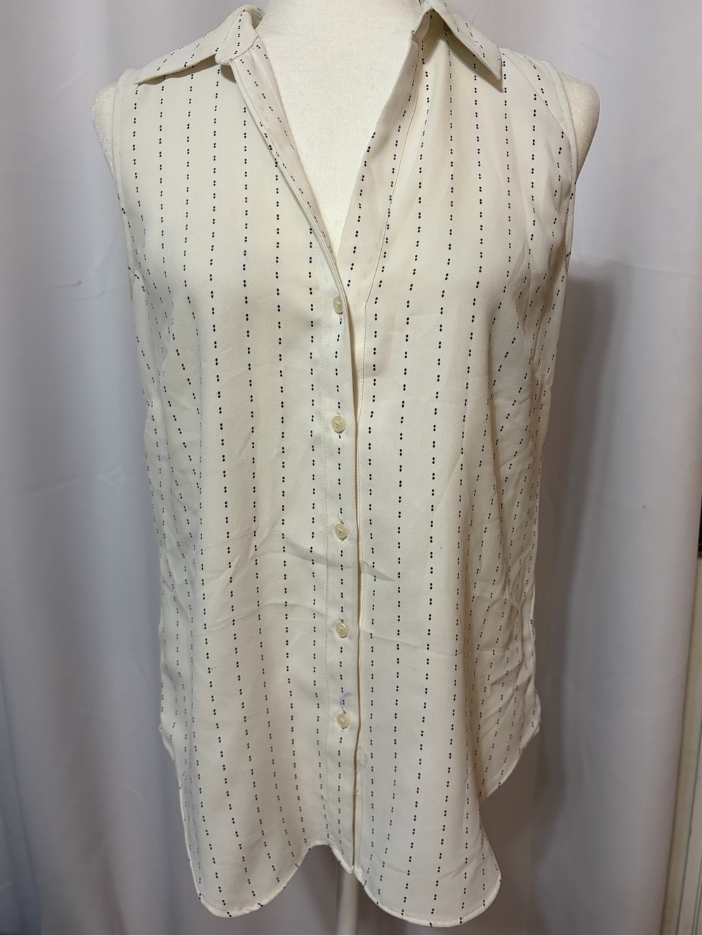 Ann Taylor Cream Sleeveless Button-Front Blouse with Black Pin Dots